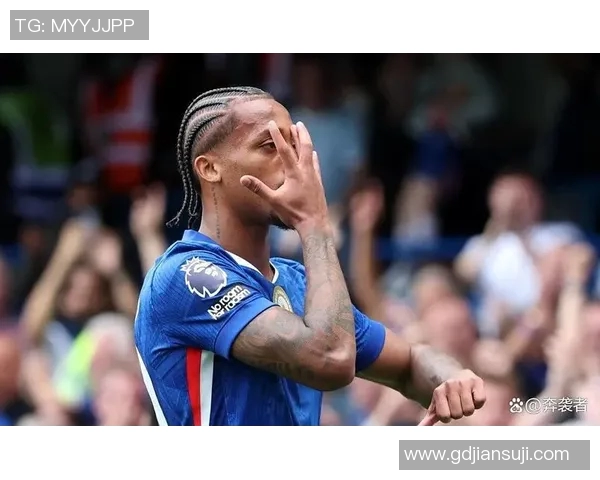 球员转会大潮来袭 盘点夏季最引人注目的转会交易与背后故事